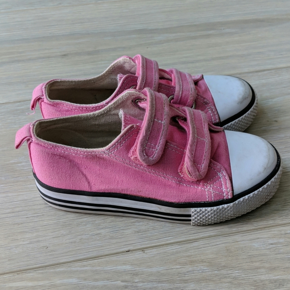 Pink shoes - Picture 2 of 3